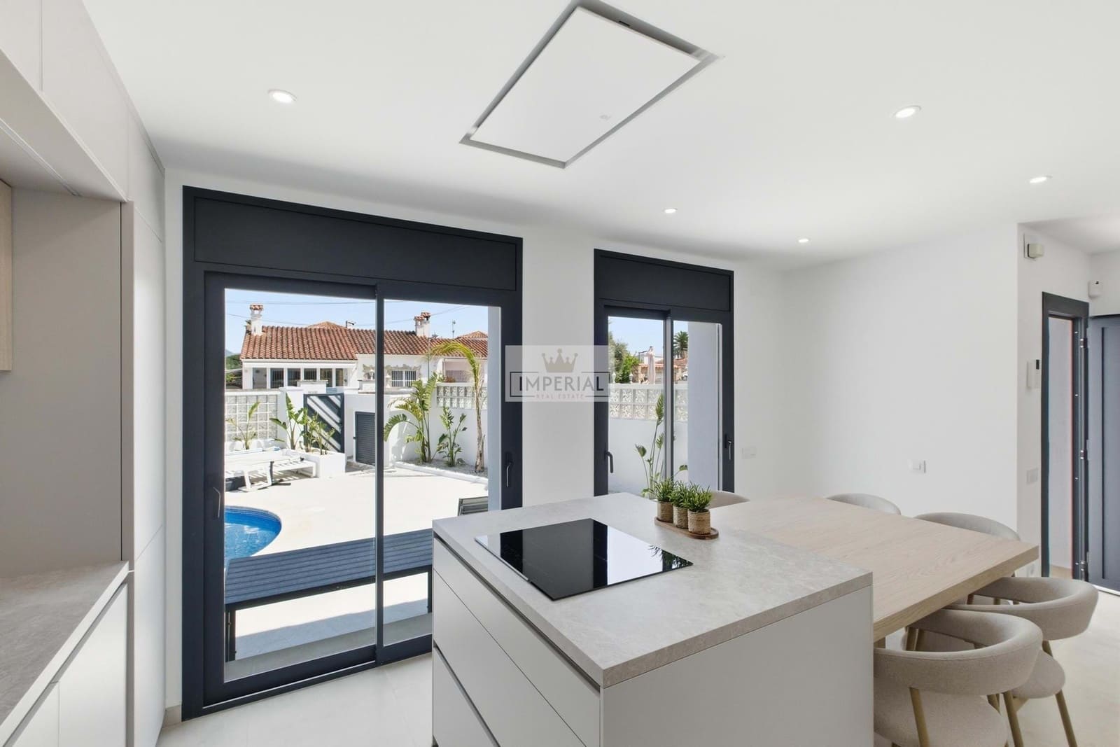 3 soverom Hus til salgs i Empuriabrava med svømmebasseng garasje - € 630 000 (Ref: 9877461)