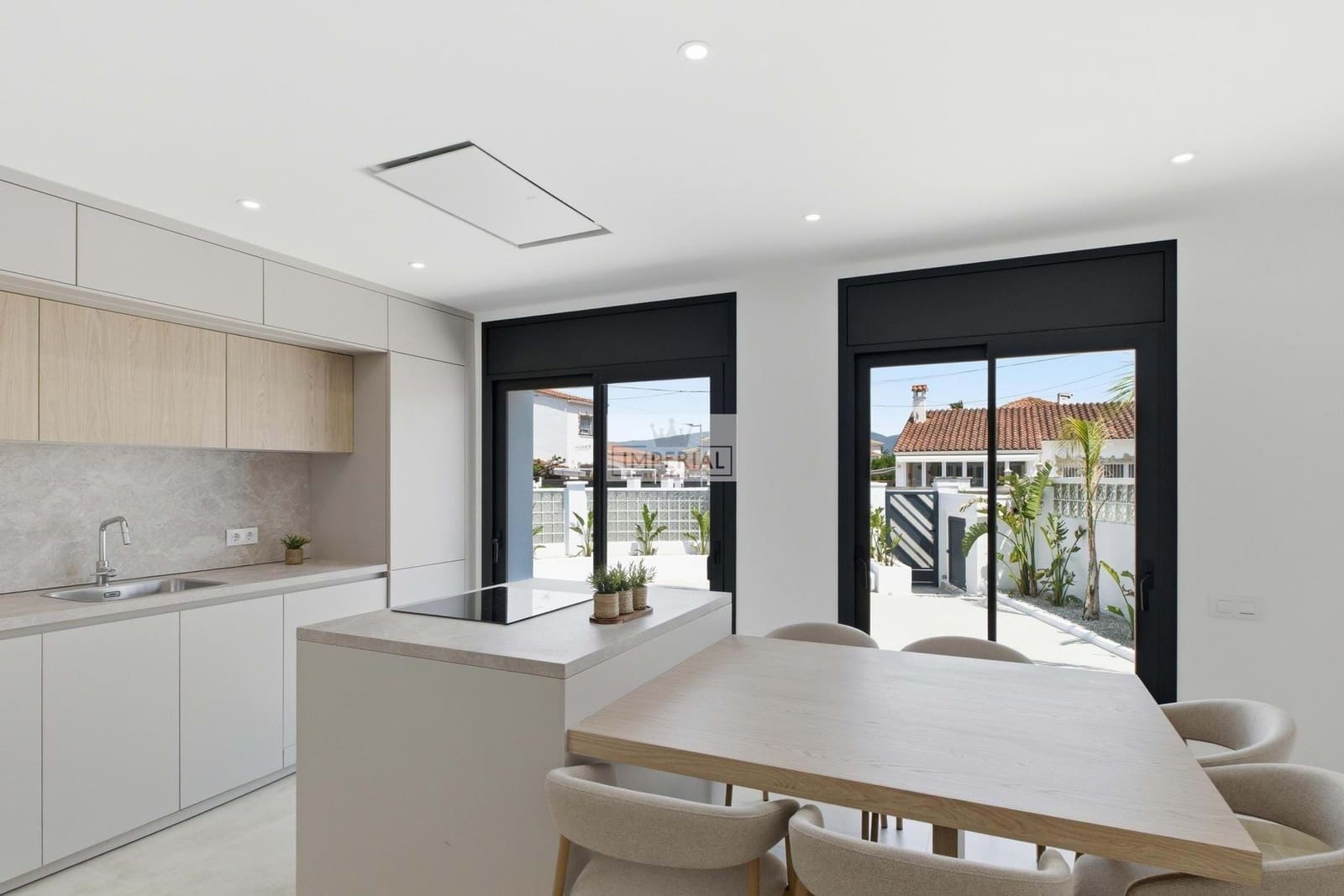3 soverom Hus til salgs i Empuriabrava med svømmebasseng garasje - € 630 000 (Ref: 9877461)