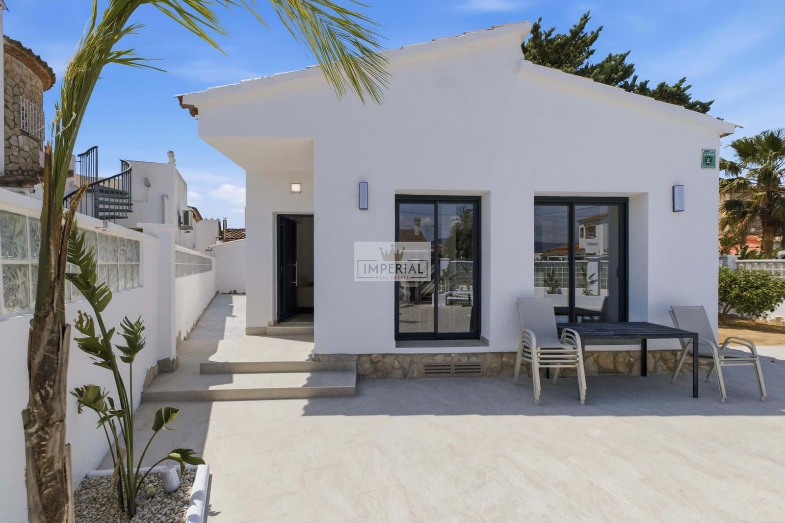 3 soverom Hus til salgs i Empuriabrava med svømmebasseng garasje - € 630 000 (Ref: 9877461)