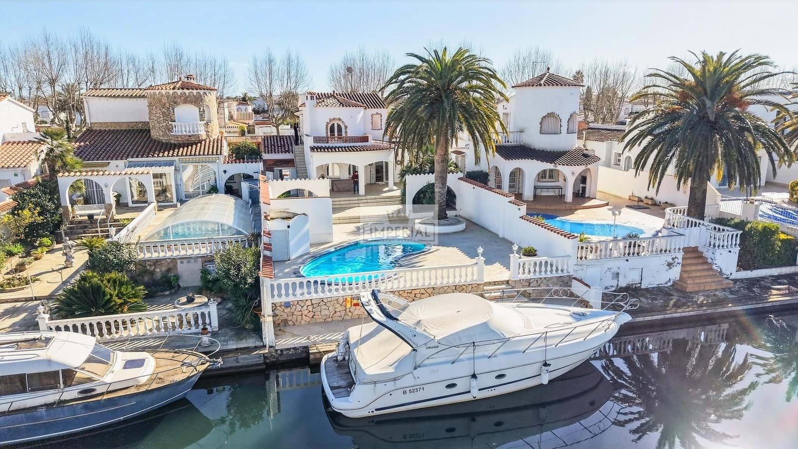 3 bedroom Townhouse for sale in Empuriabrava with pool garage - € 895,000 (Ref: 9877462)