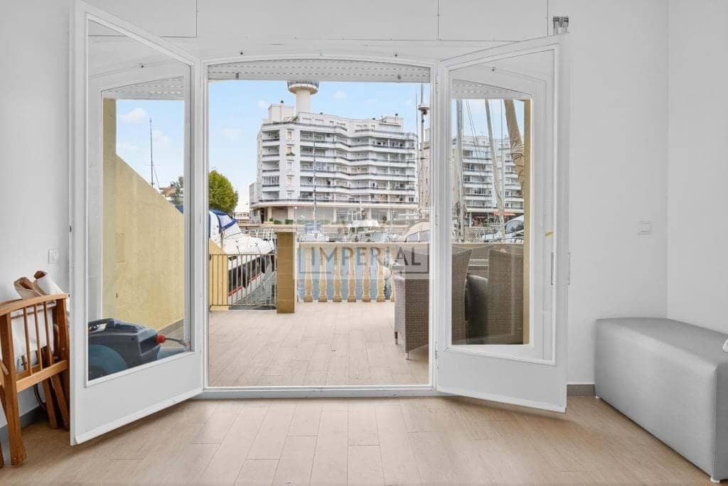 1 soverom Leilighet til salgs i Empuriabrava med garasje - € 535 000 (Ref: 9877463)