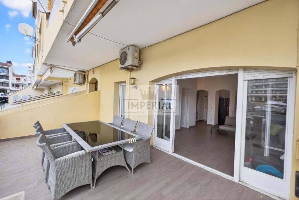 1 soverom Leilighet til salgs i Empuriabrava med garasje - € 535 000 (Ref: 9877463)
