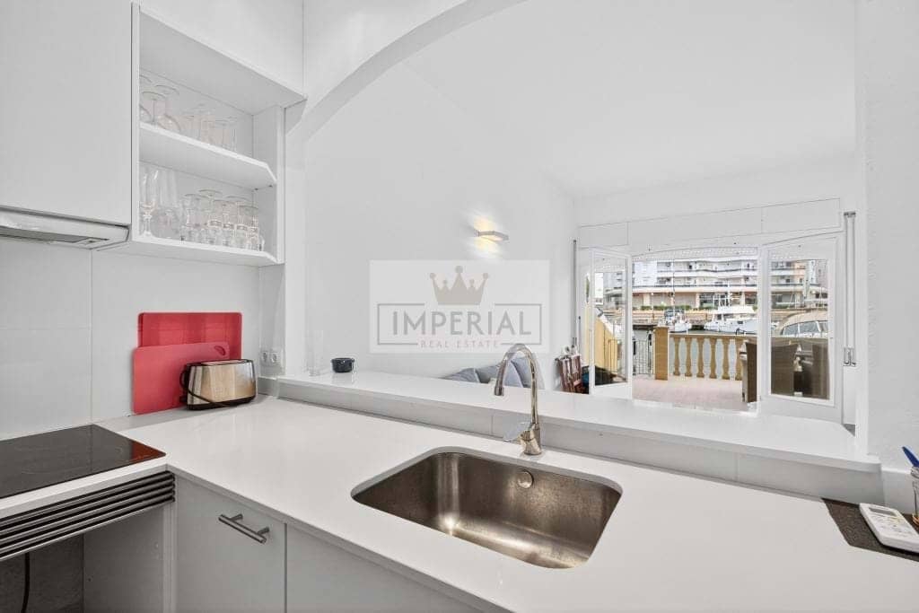 1 soverom Leilighet til salgs i Empuriabrava med garasje - € 535 000 (Ref: 9877463)