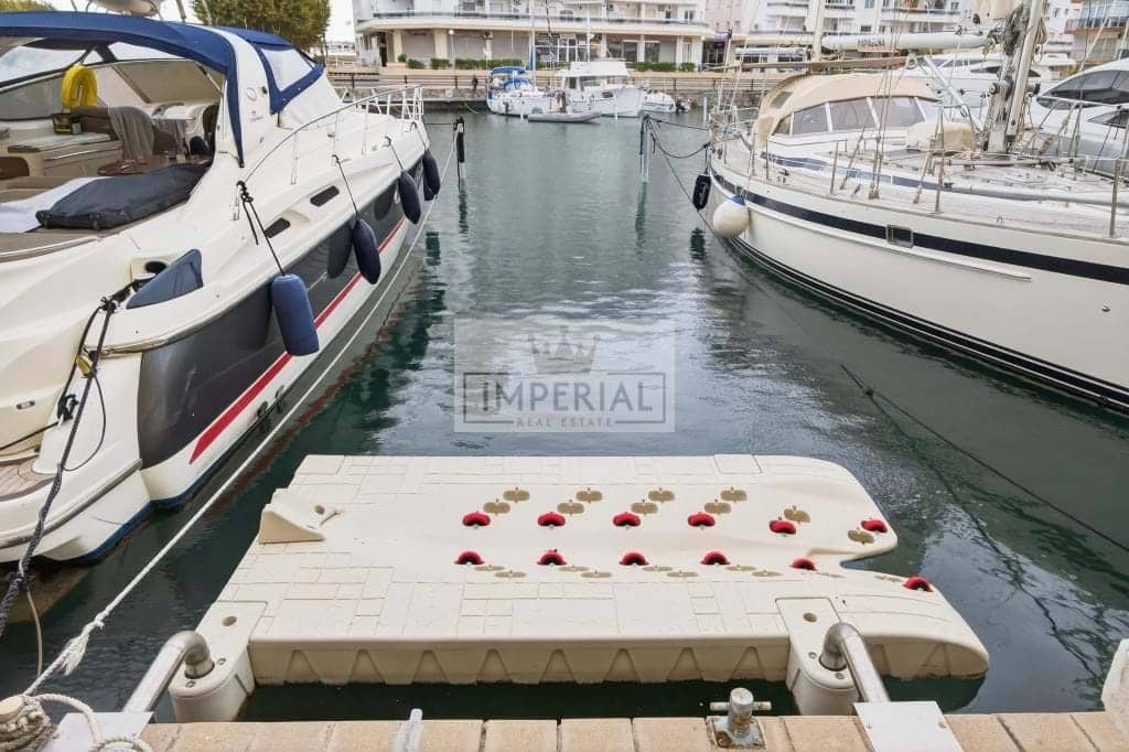 1 soverom Leilighet til salgs i Empuriabrava med garasje - € 535 000 (Ref: 9877463)
