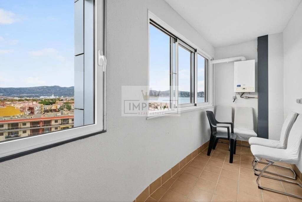 1 bedroom Apartment for sale in Empuriabrava with pool - € 199,000 (Ref: 9877465)