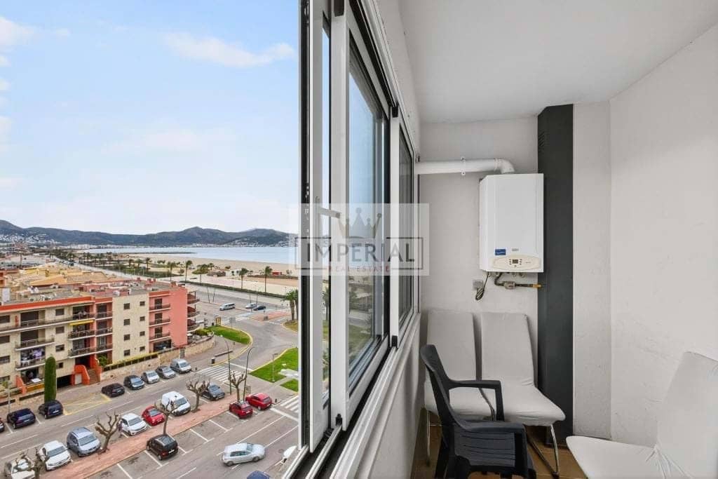 1 bedroom Apartment for sale in Empuriabrava with pool - € 199,000 (Ref: 9877465)