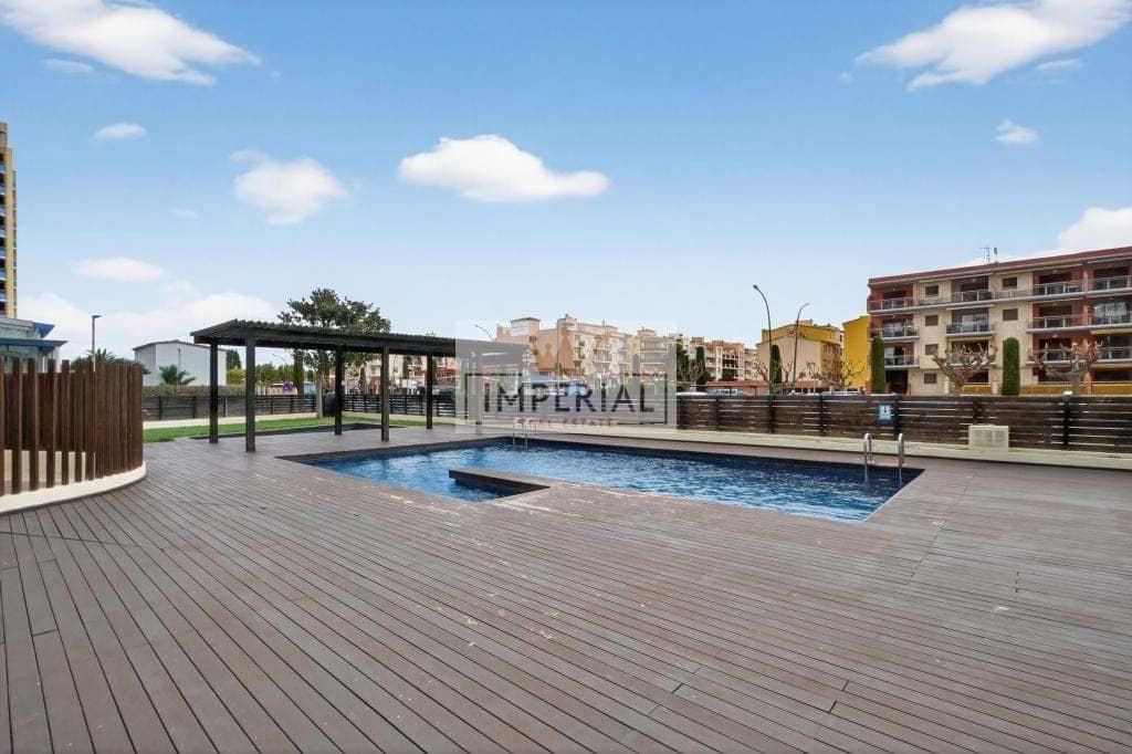1 bedroom Apartment for sale in Empuriabrava with pool - € 199,000 (Ref: 9877465)
