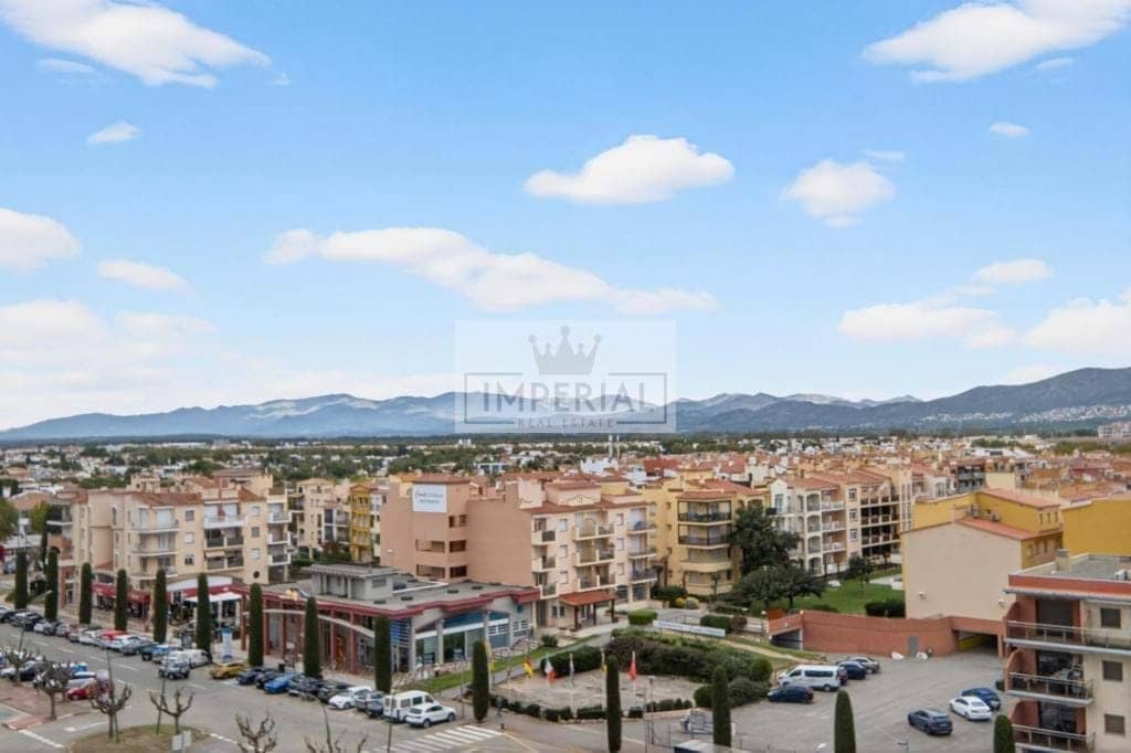 1 bedroom Apartment for sale in Empuriabrava with pool - € 199,000 (Ref: 9877465)