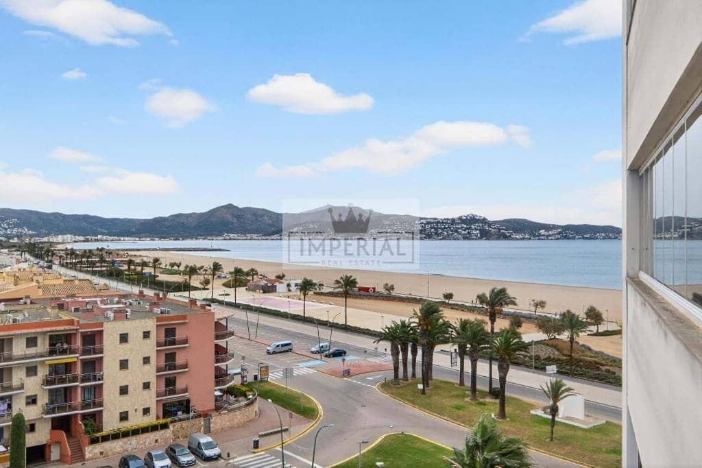 1 bedroom Apartment for sale in Empuriabrava with pool - € 199,000 (Ref: 9877465)