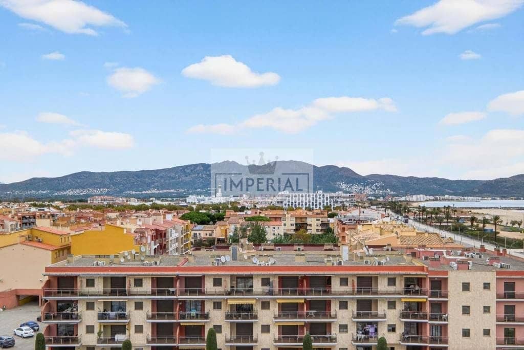 1 bedroom Apartment for sale in Empuriabrava with pool - € 199,000 (Ref: 9877465)