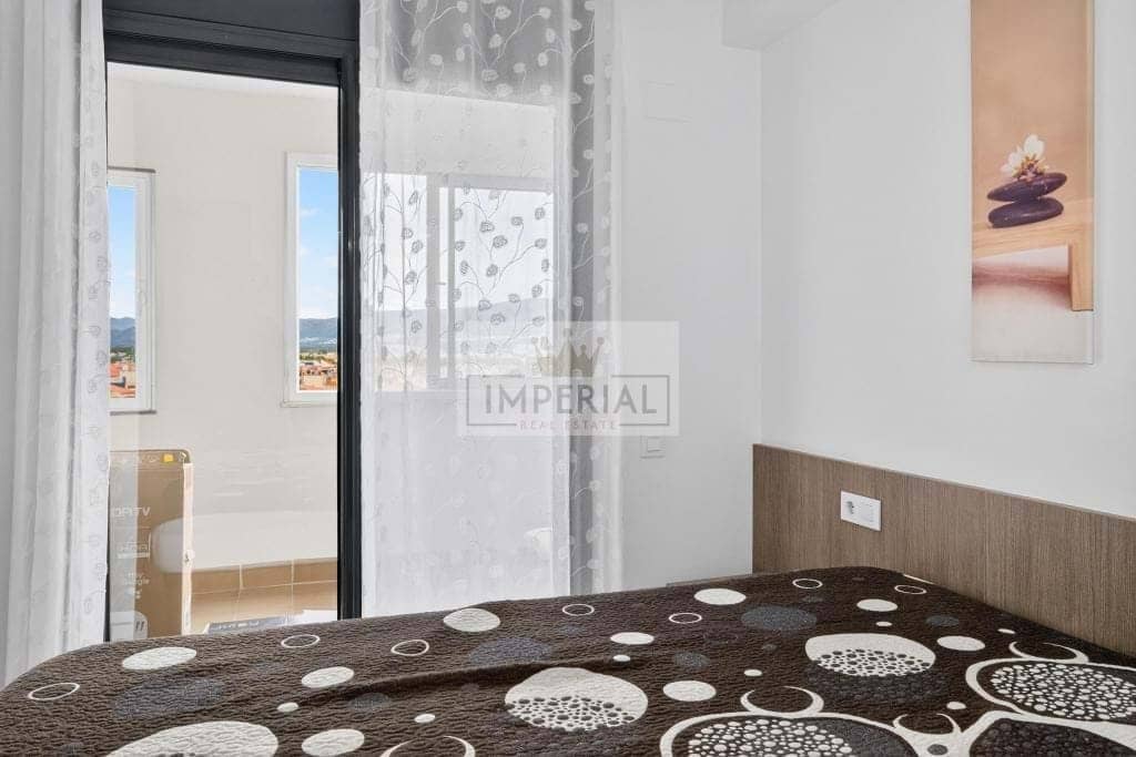 1 bedroom Apartment for sale in Empuriabrava with pool - € 199,000 (Ref: 9877465)