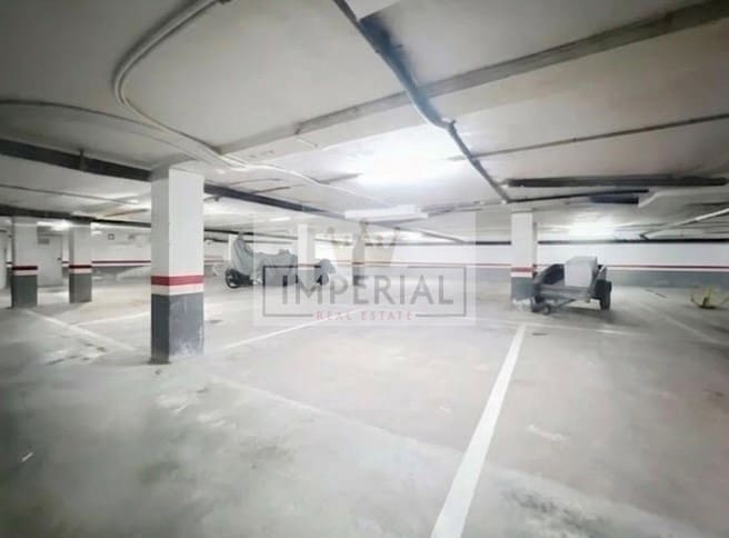 Apartamento en Empuriabrava en venta con garaje - 125.000 € (Ref: 9877466)