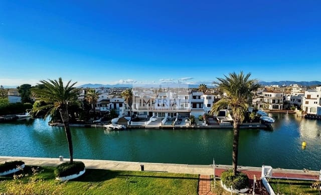 Apartamento en Empuriabrava, Castelló d'Empúries en venta con garaje - 125.000 € (Ref: 9877466)