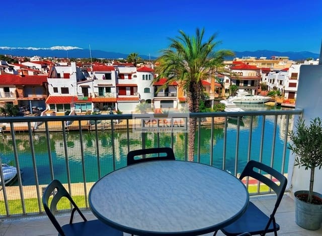 Apartamento en Empuriabrava, Castelló d'Empúries en venta con garaje - 125.000 € (Ref: 9877466)