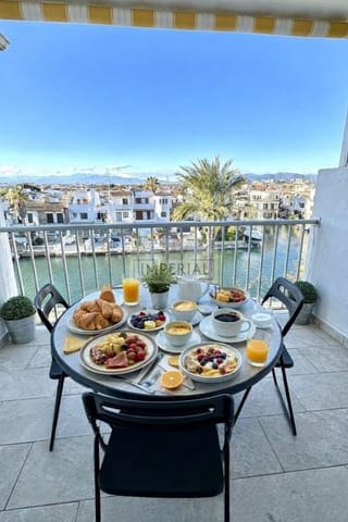 Apartamento en Empuriabrava, Castelló d'Empúries en venta con garaje - 125.000 € (Ref: 9877466)