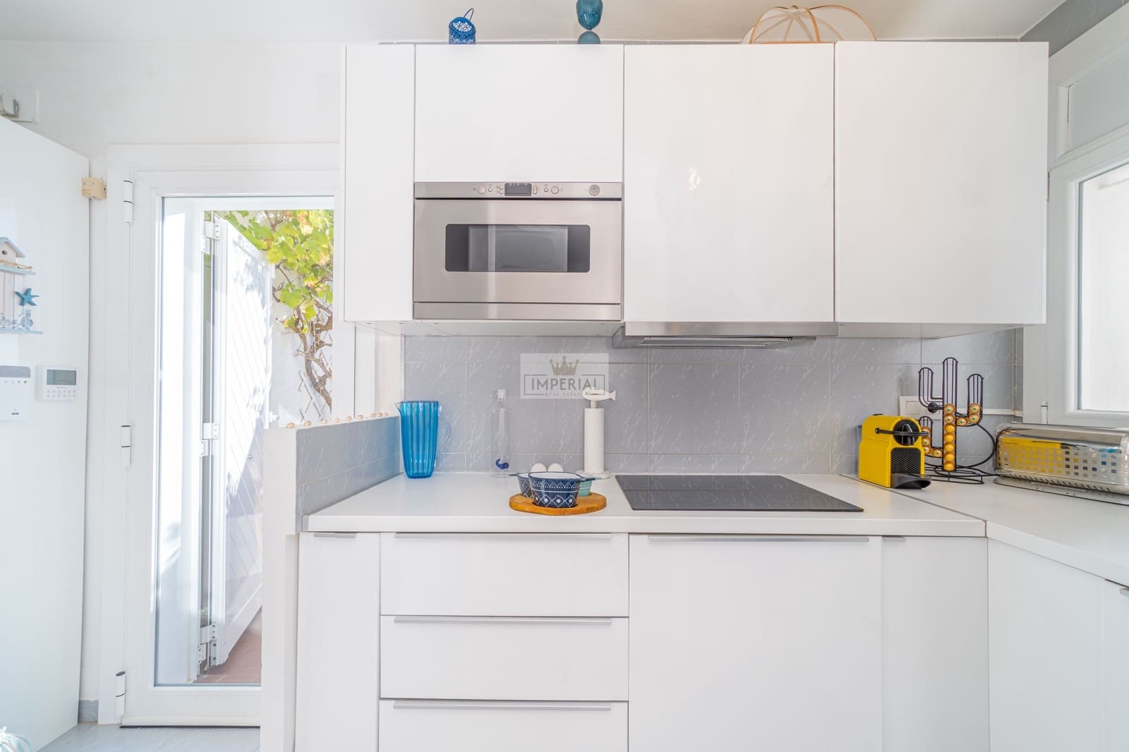 2 bedroom Apartment for sale in Roses with garage - € 369,000 (Ref: 9877467)