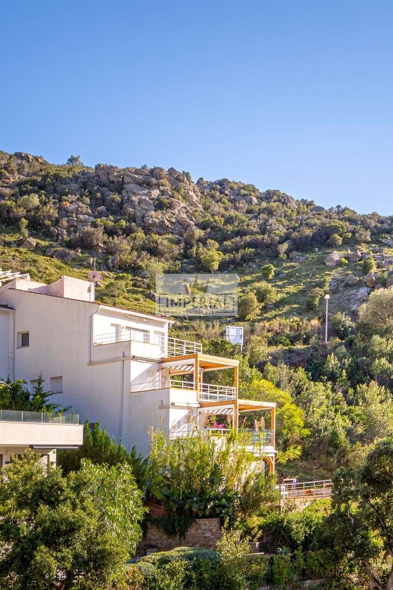2 bedroom Apartment for sale in Roses with garage - € 369,000 (Ref: 9877467)
