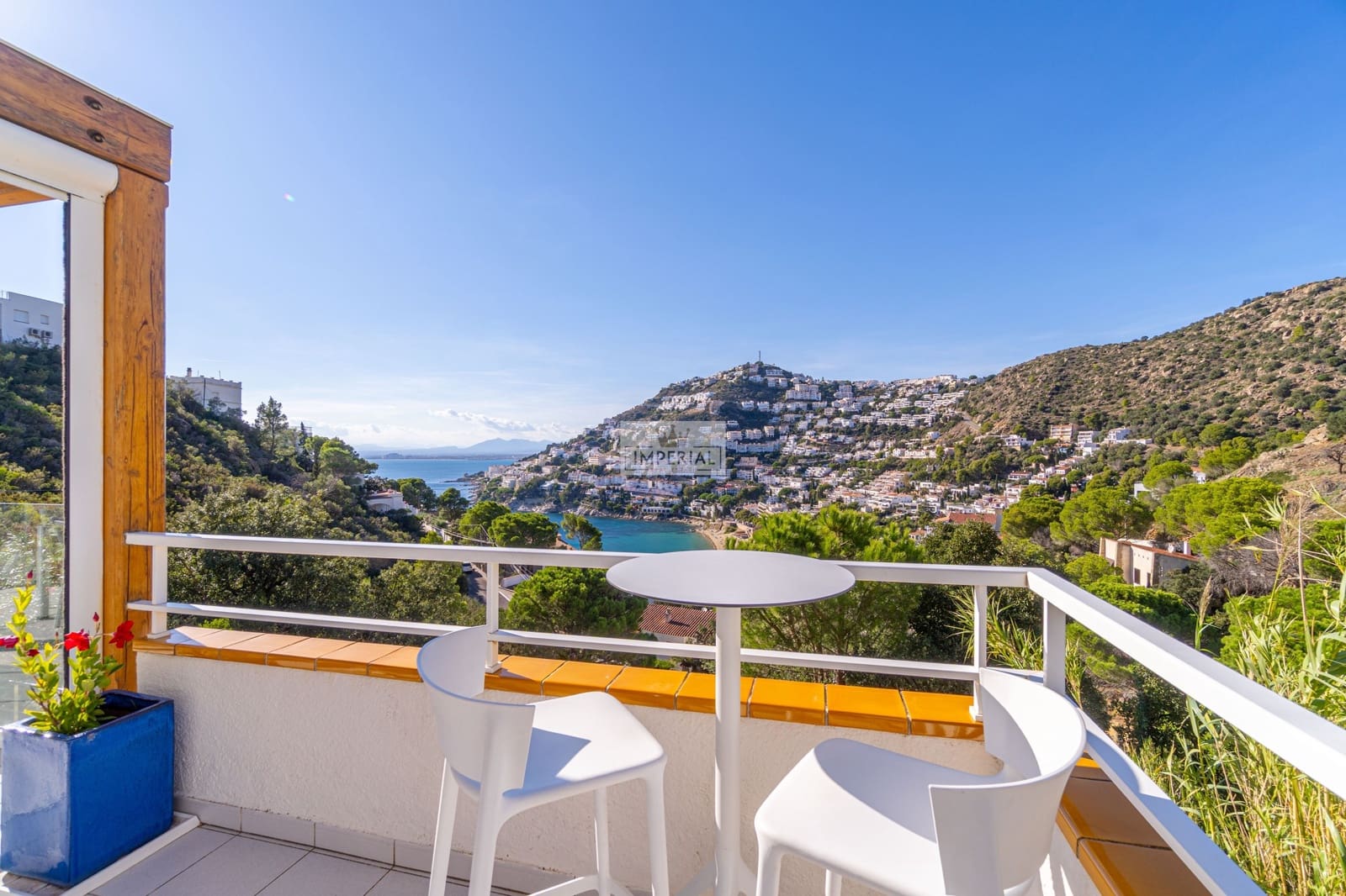 2 bedroom Apartment for sale in Roses with garage - € 369,000 (Ref: 9877467)