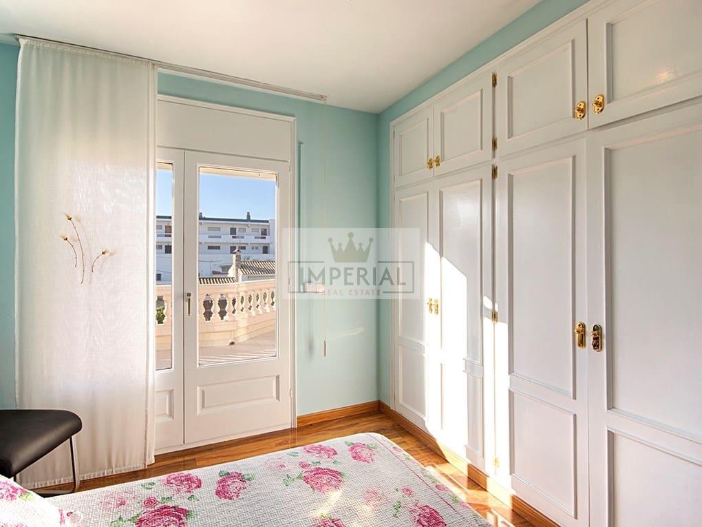 4 slaapkamer Huis te koop in Empuriabrava met zwembad garage - € 525.000 (Ref: 9877468)