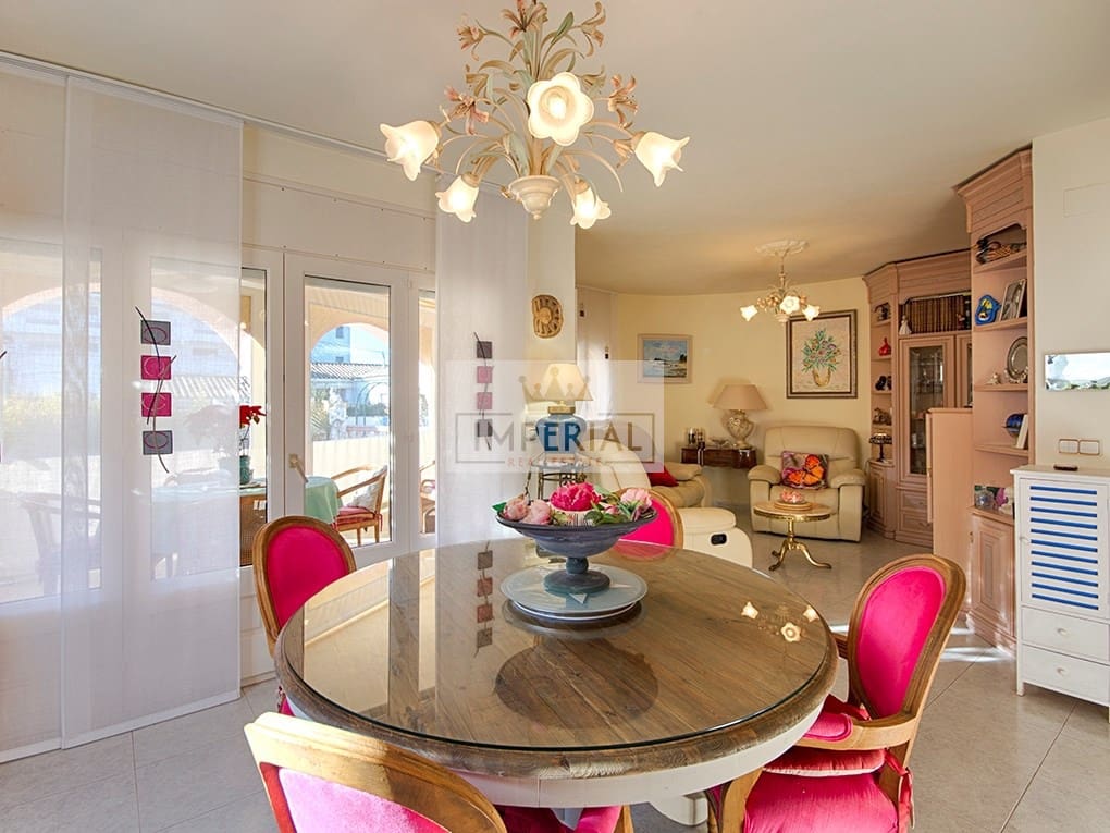4 slaapkamer Huis te koop in Empuriabrava met zwembad garage - € 525.000 (Ref: 9877468)