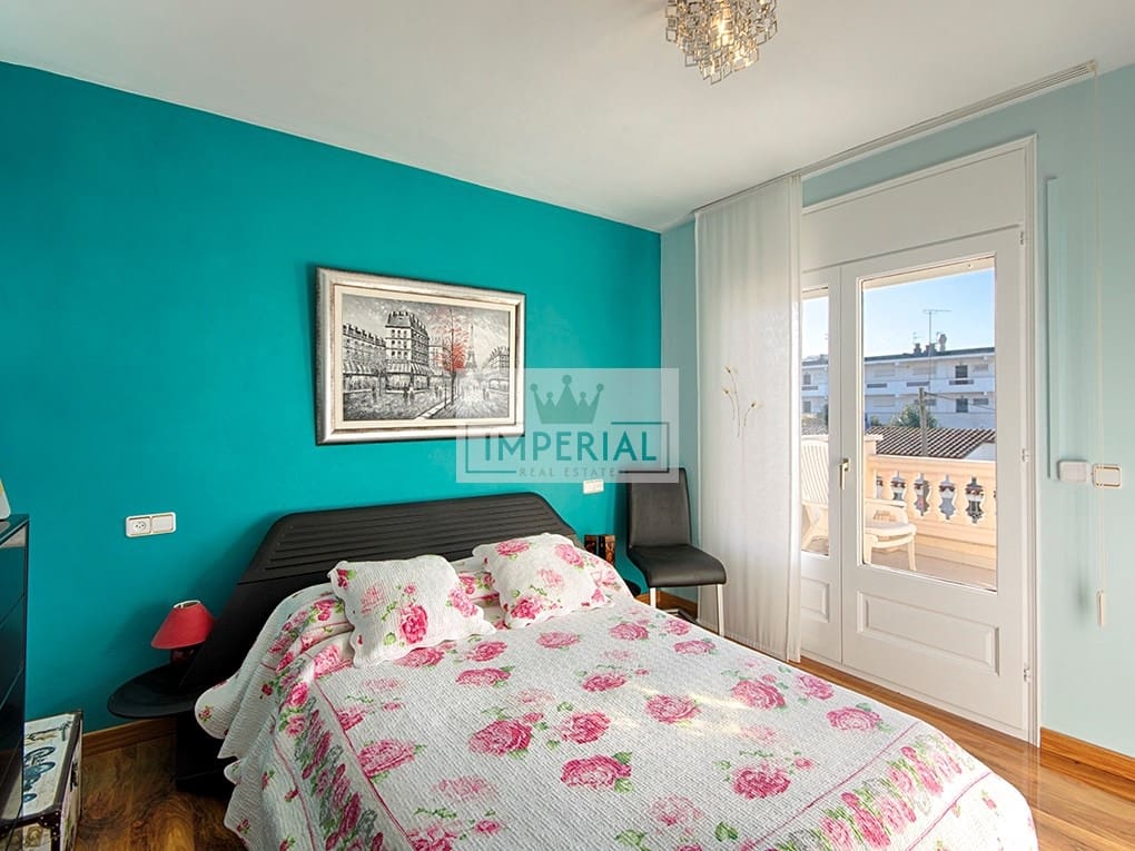 4 slaapkamer Huis te koop in Empuriabrava met zwembad garage - € 525.000 (Ref: 9877468)