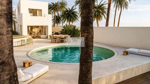 Casa de 4 habitaciones en Empuriabrava, Castelló d'Empúries en venta con piscina garaje - 1.890.000 € (Ref: 9877469)