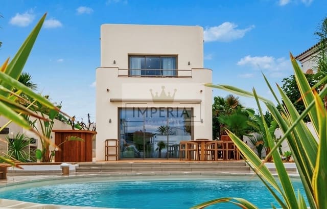 4 sypialnia Dom na sprzedaż w Empuriabrava, Castelló d'Empúries z basenem garażem - 1 890 000 € (Ref: 9877469)