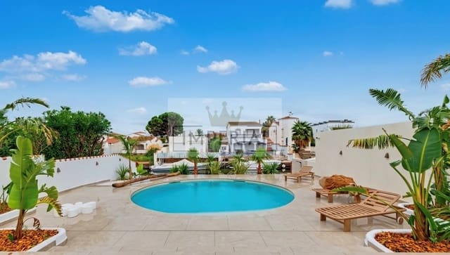4 sypialnia Dom na sprzedaż w Empuriabrava, Castelló d'Empúries z basenem garażem - 1 890 000 € (Ref: 9877469)