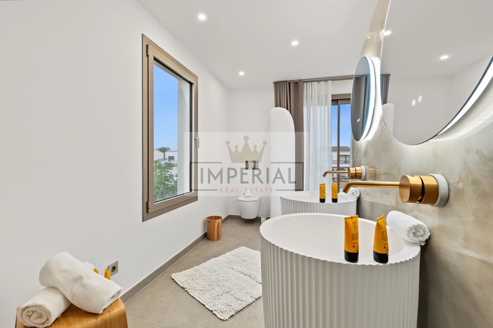 4 slaapkamer Huis te koop in Empuriabrava met zwembad garage - € 1.890.000 (Ref: 9877469)