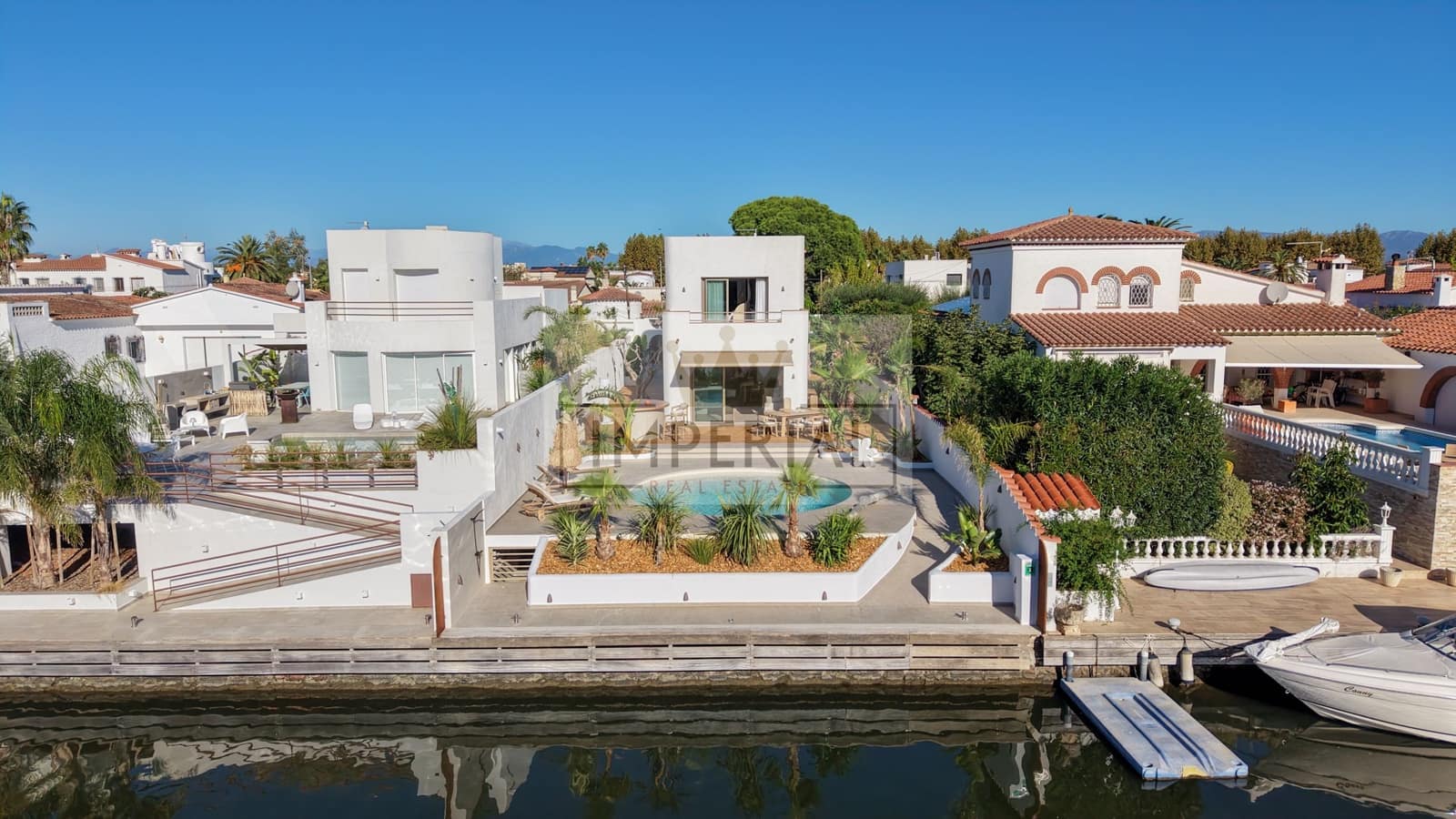 4 slaapkamer Huis te koop in Empuriabrava met zwembad garage - € 1.890.000 (Ref: 9877469)