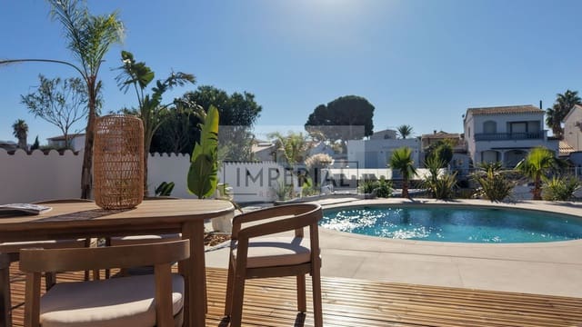 4 soveværelse Byhus til salg i Empuriabrava, Castelló d'Empúries med swimmingpool garage - € 1.890.000 (Ref: 9877469)