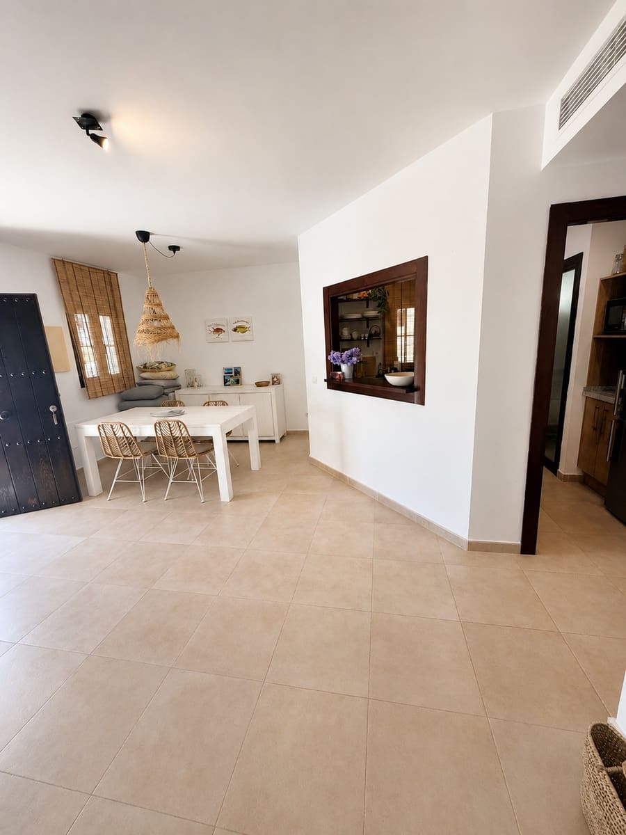 2 slaapkamer Appartement te huur in Marbella met zwembad garage - € 1.950 (Ref: 10046325)