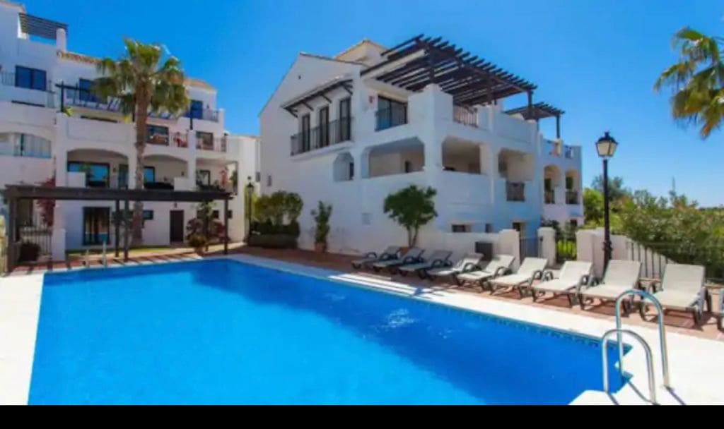 2 slaapkamer Appartement te huur in Marbella met zwembad garage - € 1.950 (Ref: 10046325)