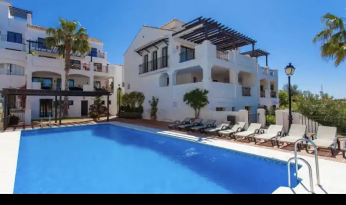 2 soverom Leilighet til leie i Marbella med svømmebasseng garasje - € 1 850 (Ref: 10085298)