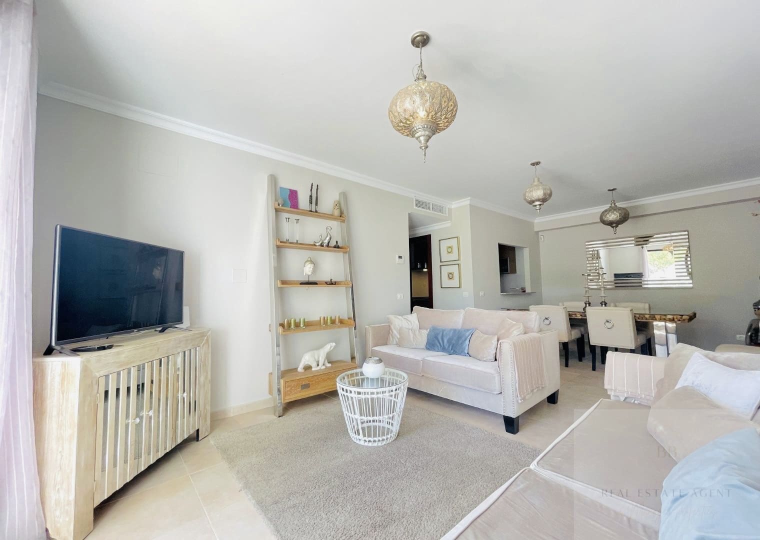 2 soverom Leilighet til leie i Marbella med svømmebasseng garasje - € 1 850 (Ref: 10085298)