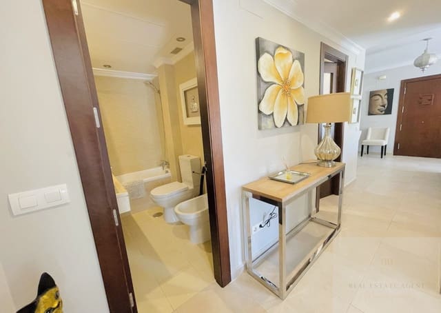 2 sypialnia Apartament do wynajęcia w Alto de los Monteros, Marbella z basenem garażem - 1 850 € (Ref: 10085298)