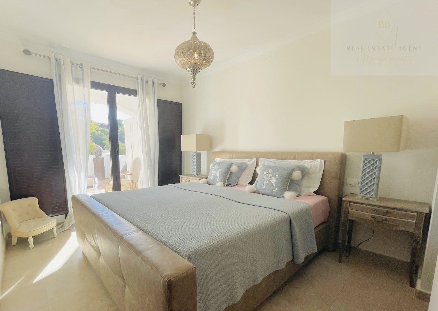 2 soverom Leilighet til leie i Marbella med svømmebasseng garasje - € 1 850 (Ref: 10085298)