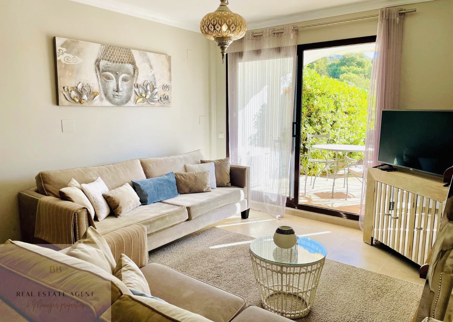 2 soverom Leilighet til leie i Marbella med svømmebasseng garasje - € 1 850 (Ref: 10085298)
