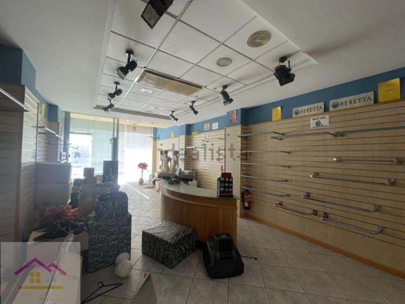 Erhverv til salg i Gandia med garage - € 595.000 (Ref: 9841172)
