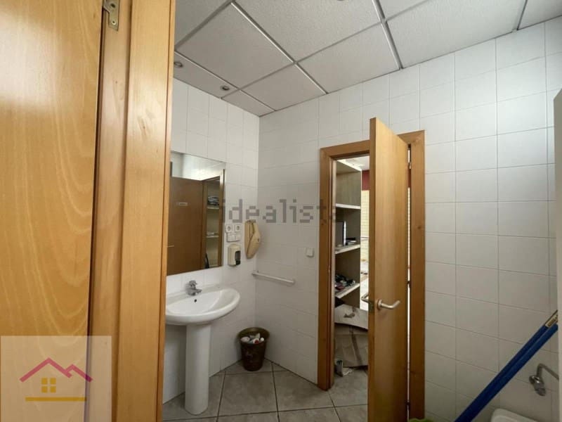 Erhverv til salg i Gandia med garage - € 595.000 (Ref: 9841172)