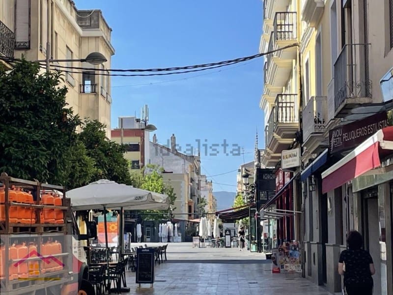 Erhverv til salg i Gandia med garage - € 595.000 (Ref: 9841172)