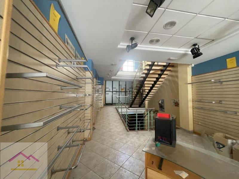Erhverv til salg i Gandia med garage - € 595.000 (Ref: 9841172)