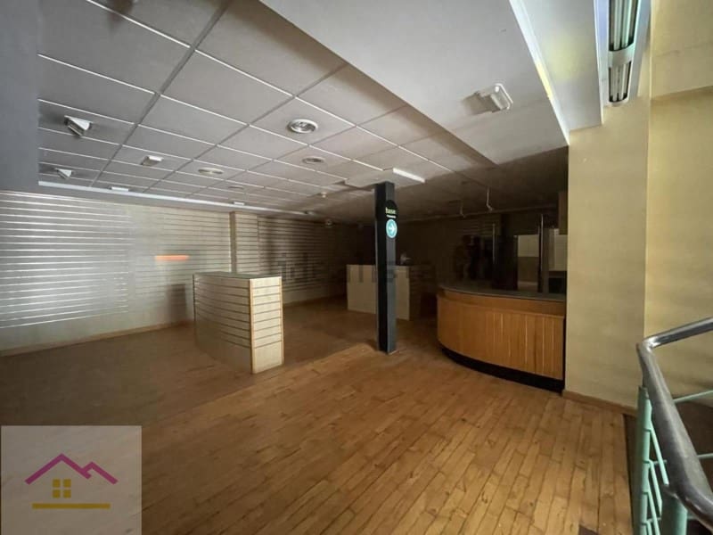 Erhverv til salg i Gandia med garage - € 595.000 (Ref: 9841172)