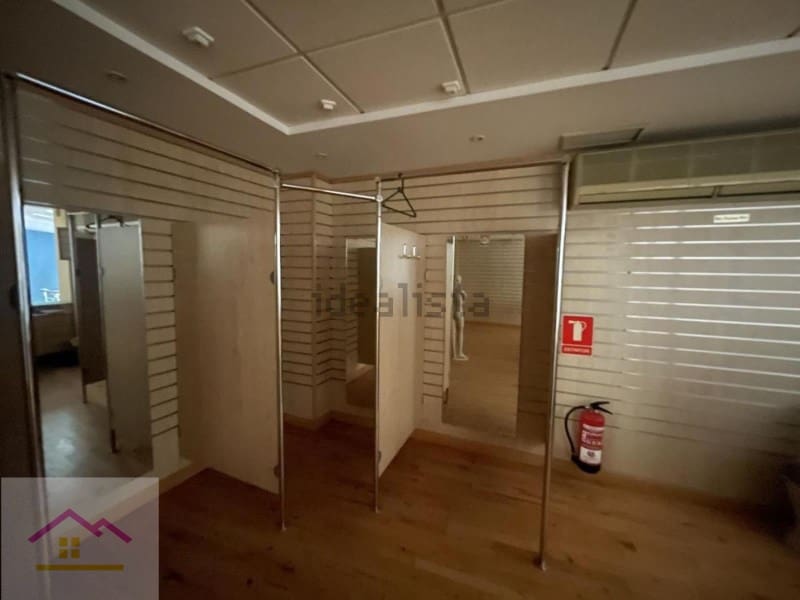 Erhverv til salg i Gandia med garage - € 595.000 (Ref: 9841172)