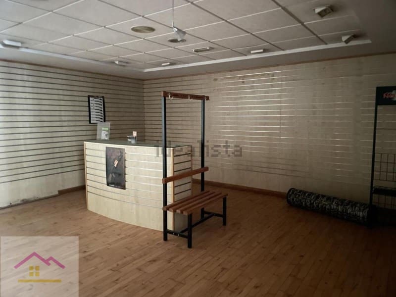 Erhverv til salg i Gandia med garage - € 595.000 (Ref: 9841172)