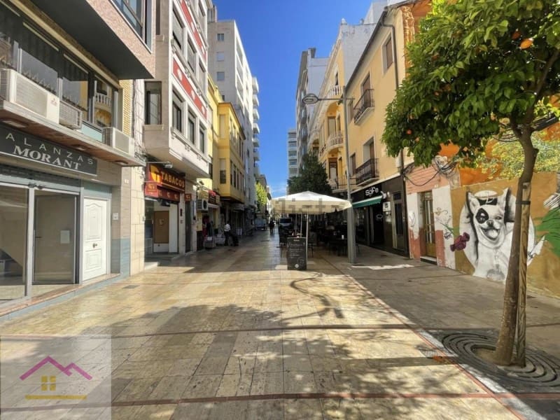 Erhverv til salg i Gandia med garage - € 595.000 (Ref: 9841172)
