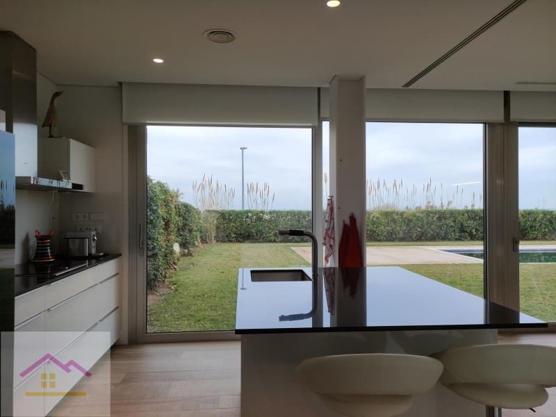 3 bedroom Semi-detached Villa for sale in Alcossebre with pool garage - € 1,950,000 (Ref: 9841175)
