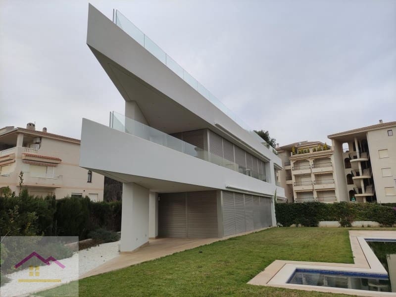 3 bedroom Semi-detached Villa for sale in Alcossebre with pool garage - € 1,950,000 (Ref: 9841175)