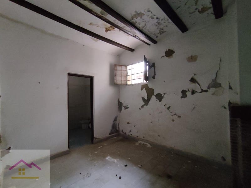 4 bedroom Finca/Country House for sale in Castello de la Plana - € 375,000 (Ref: 9841176)