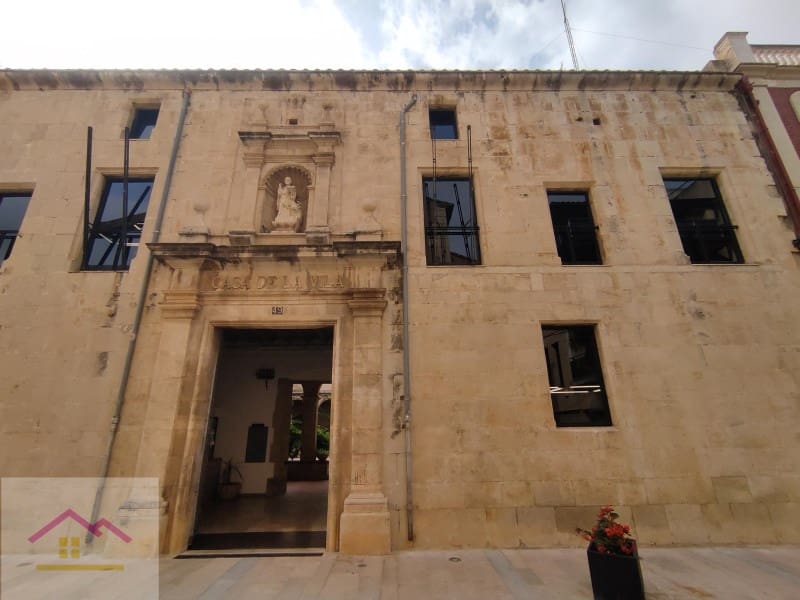 12 soveværelse Hotel til salg i Ulldecona med swimmingpool garage - € 660.000 (Ref: 9841177)